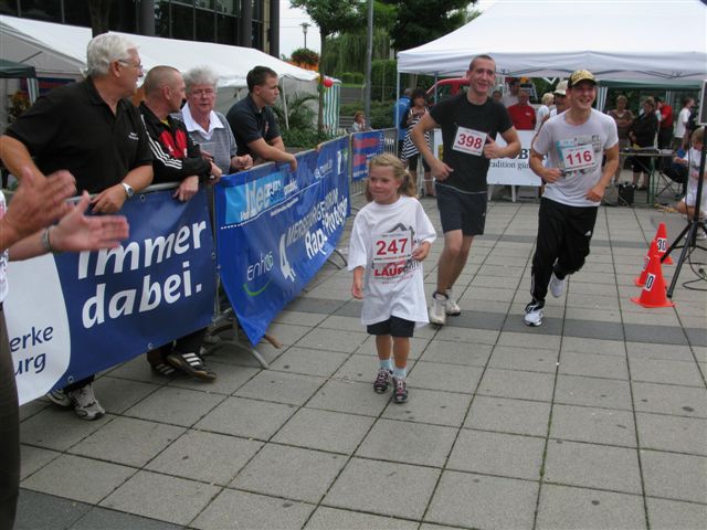 ../Images/BenefizlaufMerseburg2010 (37).jpg